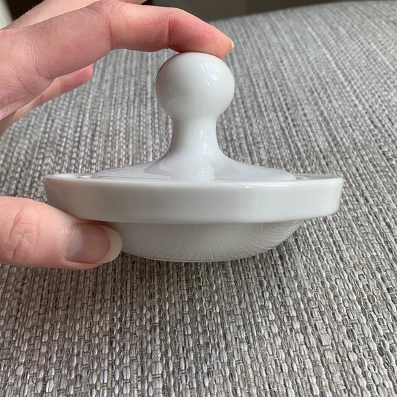 HIC Porcelain Flying Saucer Mortar and Pestle - Picture 6 of 6